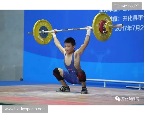 举重俱乐部完善青少年训练周期与营养配餐方案，举重对青少年的危害